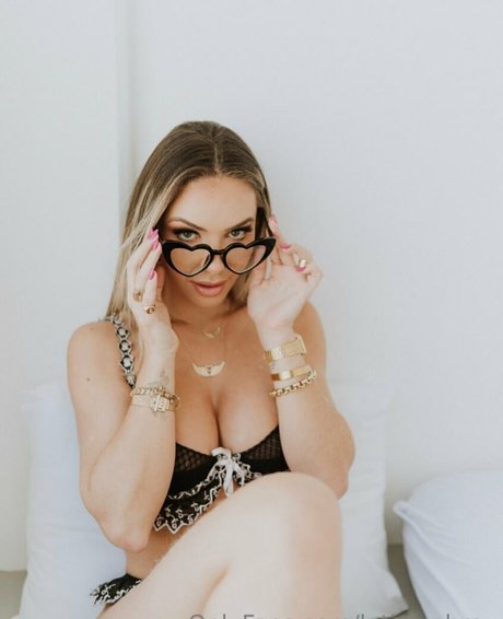 Leticia Abreu model erotic pictures