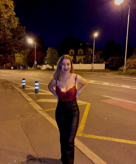 Julia Gomez xxx model photos