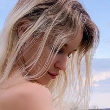 anna5 model naked picture