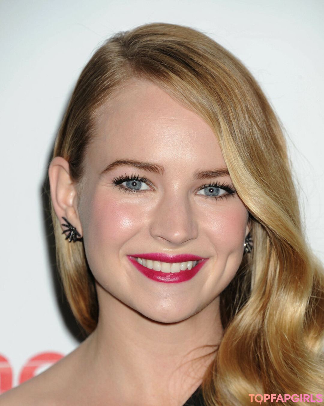 Britt Robertson best model gallery