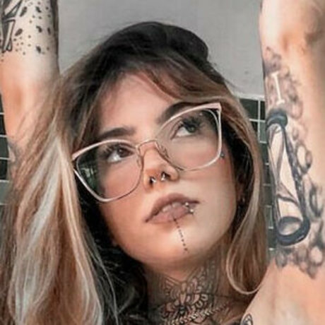 Lybnna Karenn porn model picture