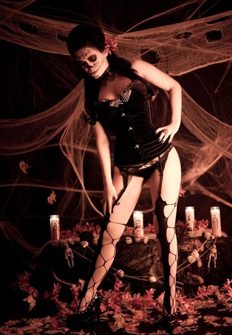 Violet Doll free actress photo