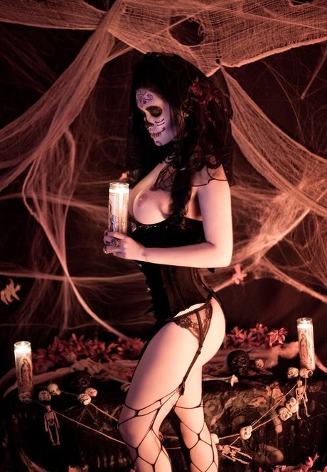 Violet Doll art model picture