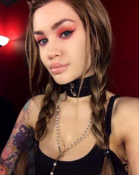 Violet Doll pornstar sexy img