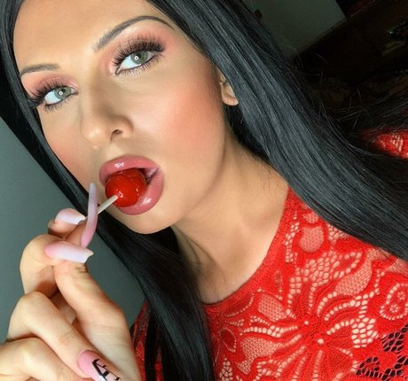 Tsmissmara art model pics