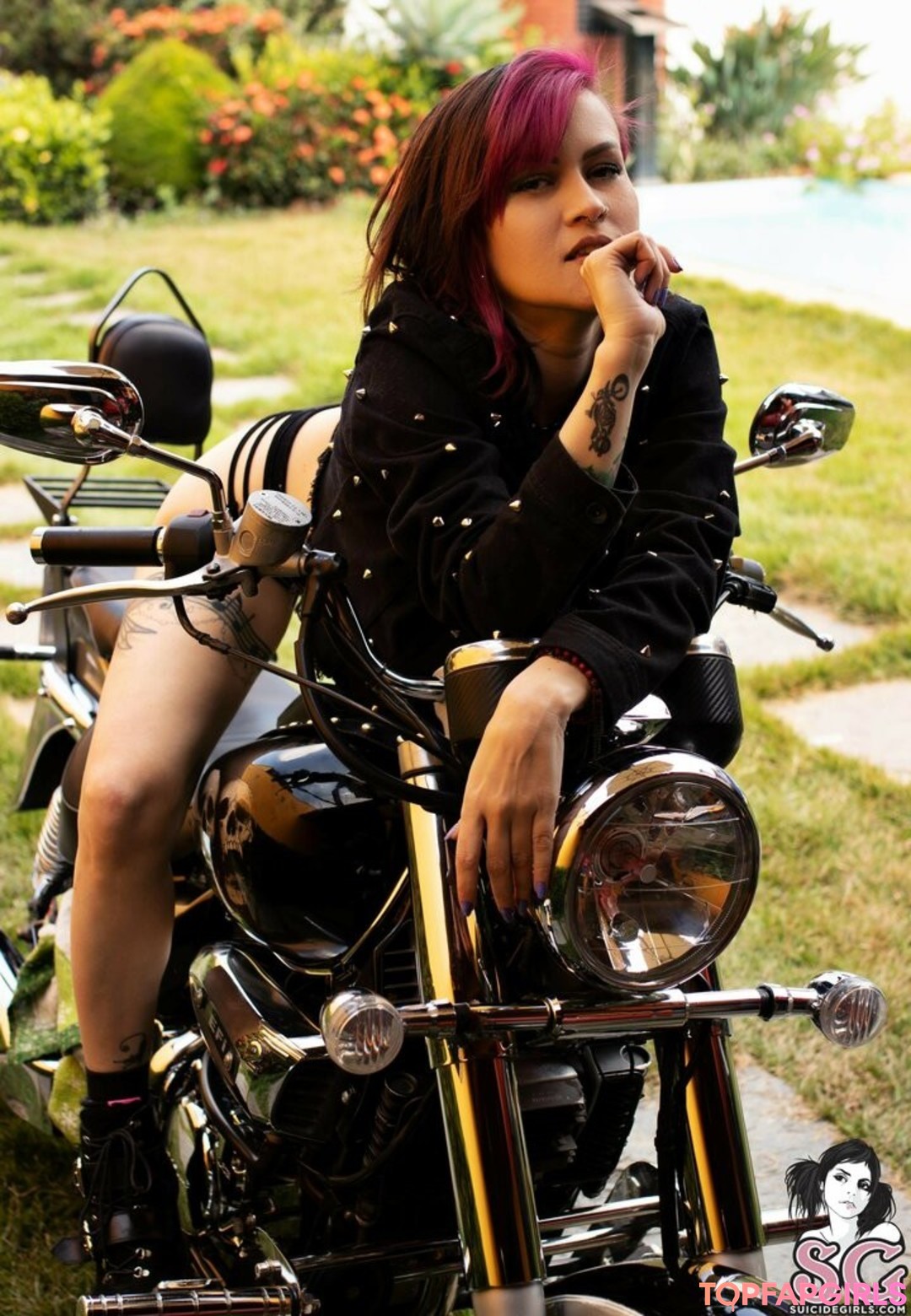 Ninha Suicide star beautiful pic