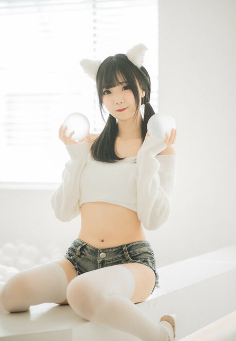 hattiecos model free photo