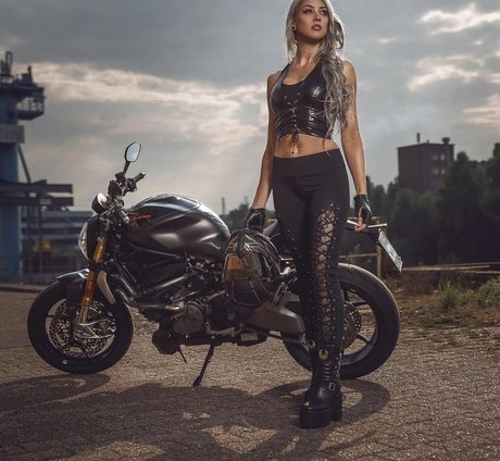 Farbenfuchs nice actress img