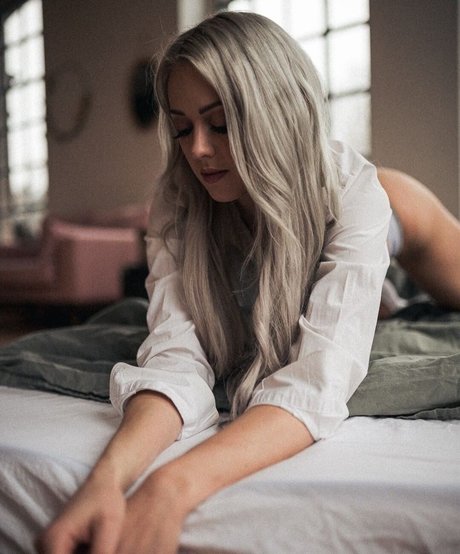 Farbenfuchs pornstar naked gallery