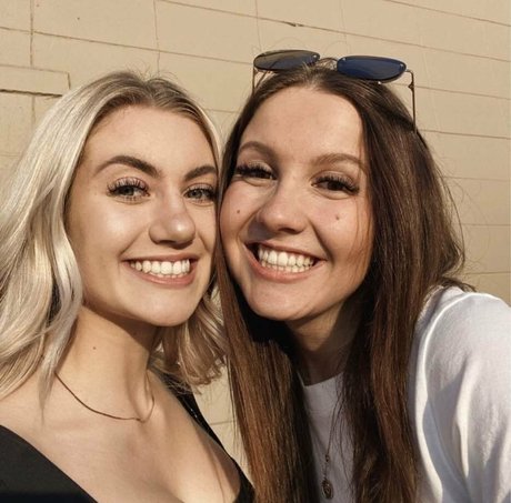 Tavia erotic pornstar img