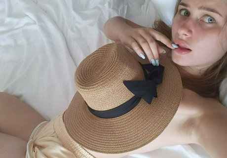 blonde natural onlyfans sexy naked image