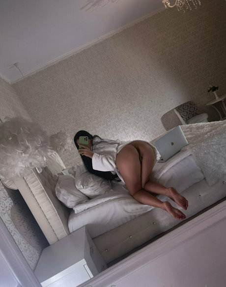 lesbian milf onlyfans best img