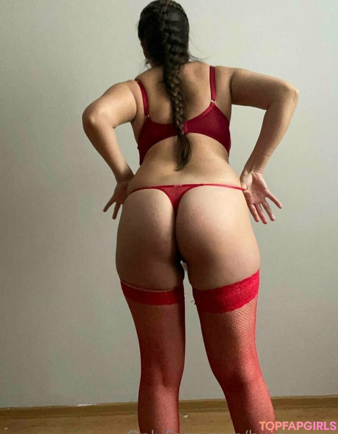 bustyyyyy model xxx images