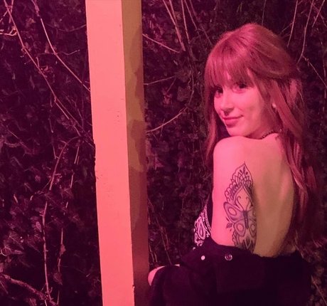 bikini model onlyfans top img