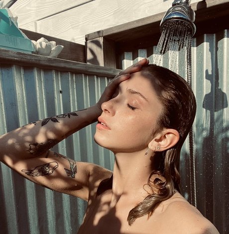 irresistible ivy hd actress picture