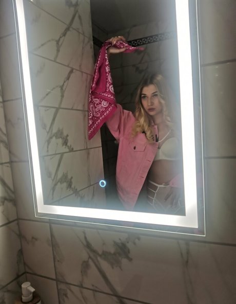 christine live pornstar erotic images