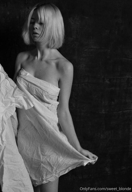 hot blonda best actress photos