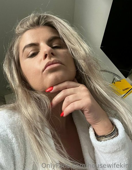 housewifekim high quality pornstar pics