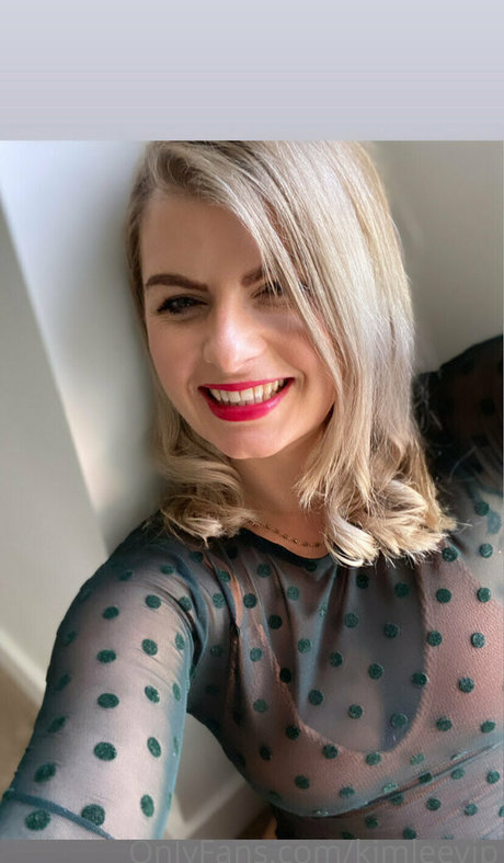 housewifekim beautiful pornstar img