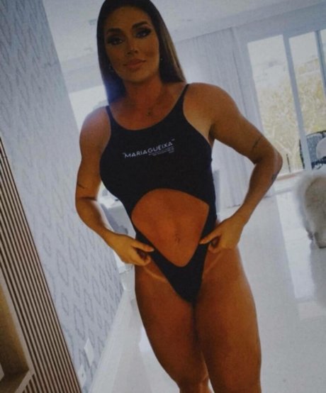 Juliana Salimeni model hot pictures