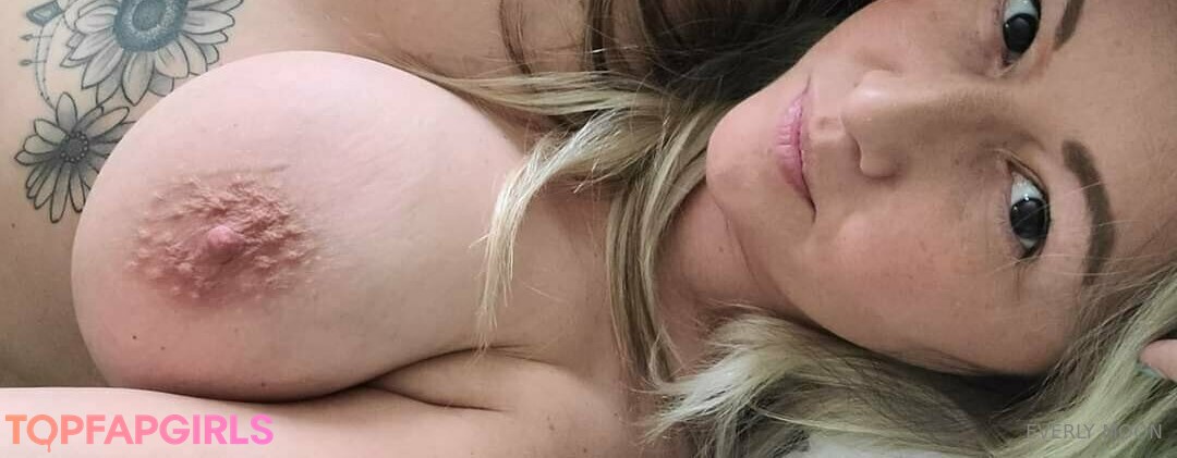 everlymoon erotic star photos