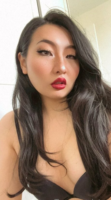 tomokorenfree actress photo