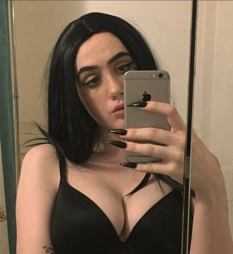 divinityvaeh nice pornstar image