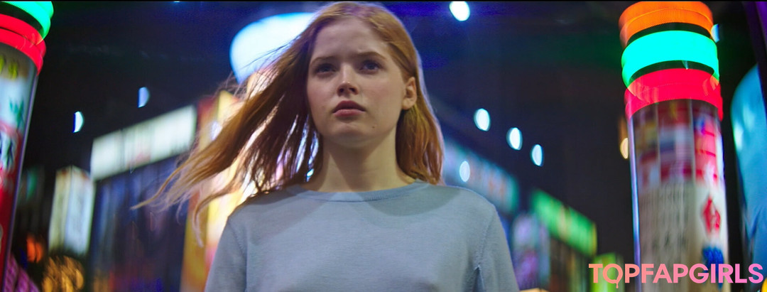Ellie Bamber top actress gallery