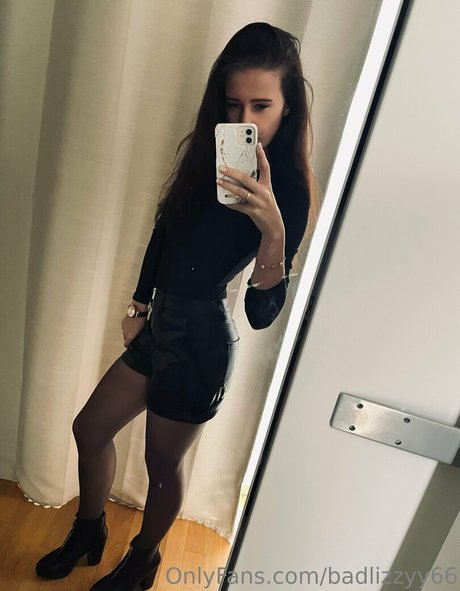 badlizzyy66 model pornographic gallery