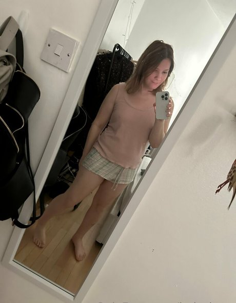 ladysharp hot model image