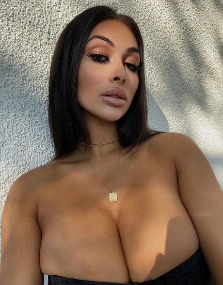 Parker Abbott top pornstar img