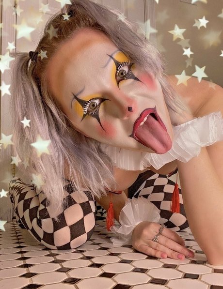 pharmacist onlyfans nude photo