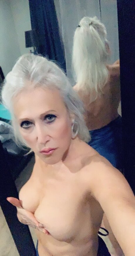 mamasuzie nude star pictures