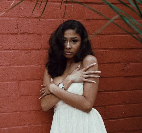 AlessiaSays pornstar adult pics