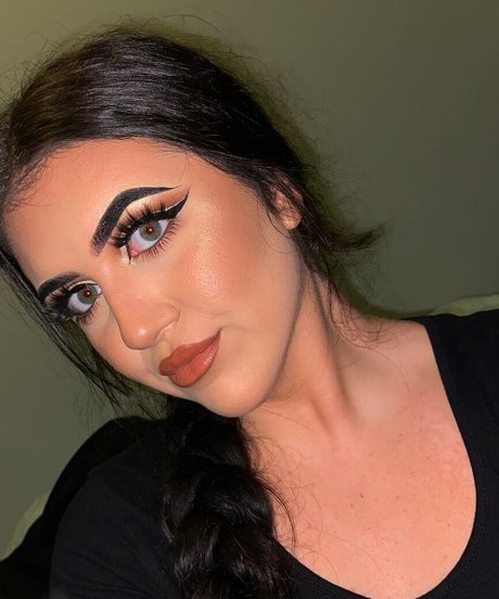 ASMR Cailin pornstar gallery