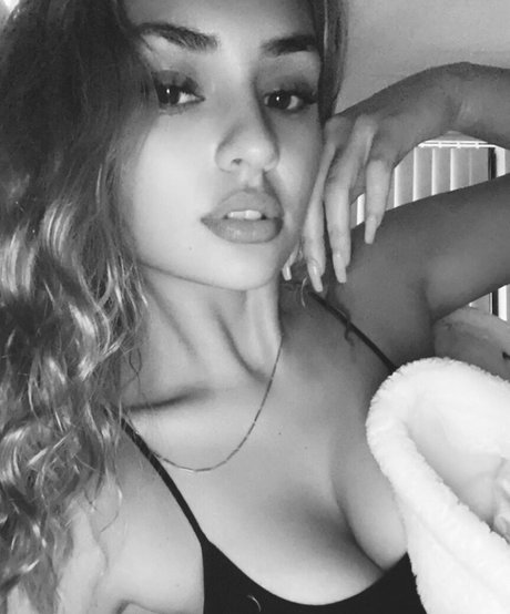 Lydia Simonis model perfect picture