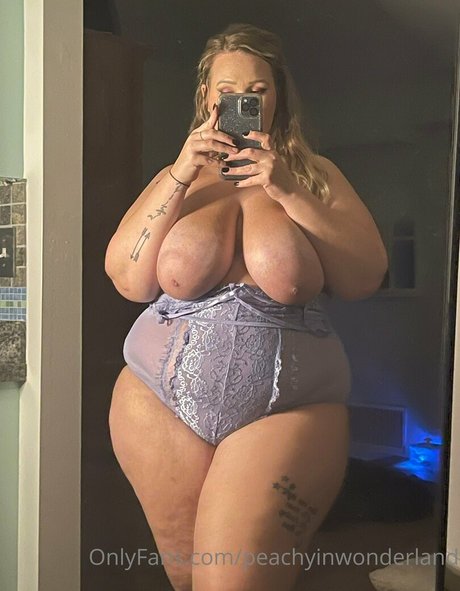 peachyinwonderland naked star galleries