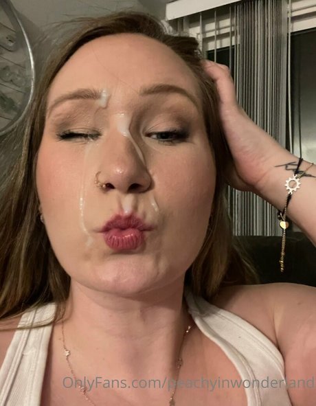 peachyinwonderland adult star photos