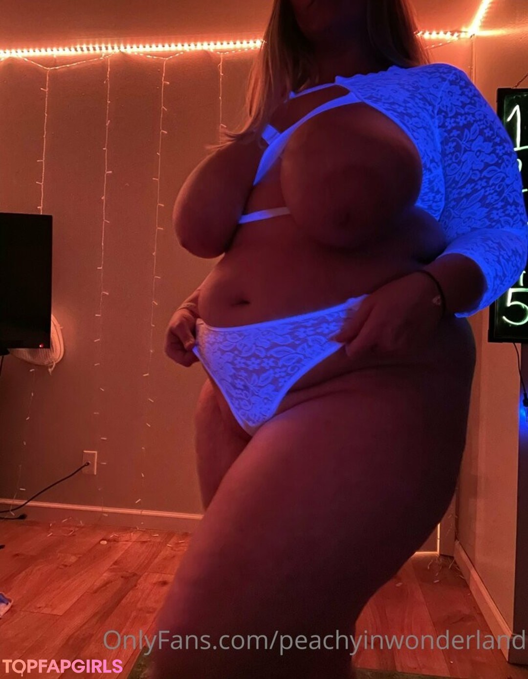 peachyinwonderland pornographic actress pictures