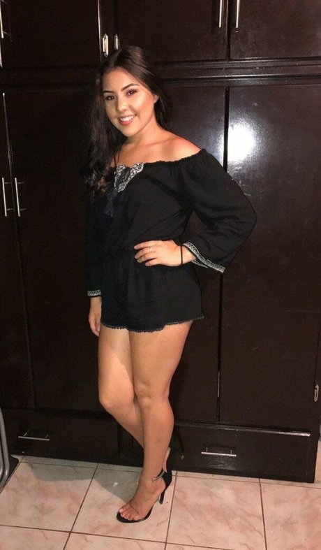 Fernanda Robles sexy actress pictures