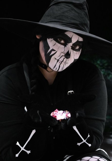 CloverCosplays adult model img