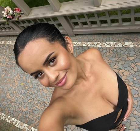 babyymack beautiful model photo