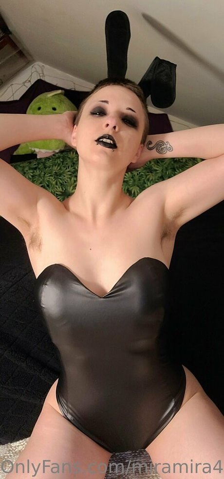 miramira420 star sexy image