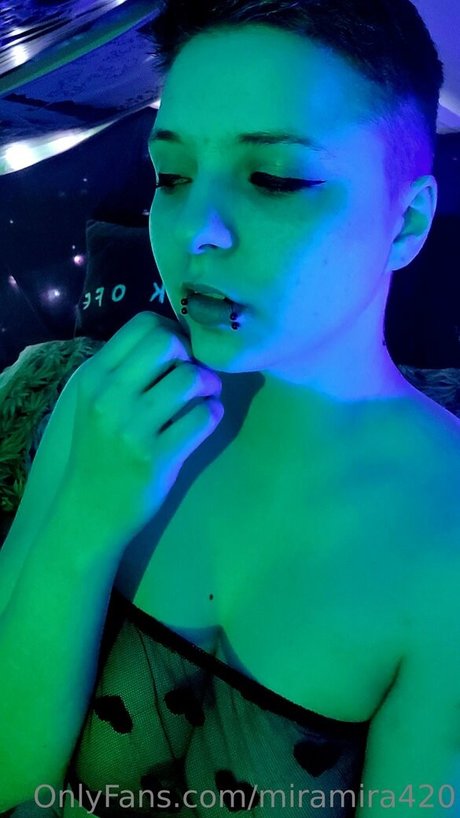 miramira420 top profile image