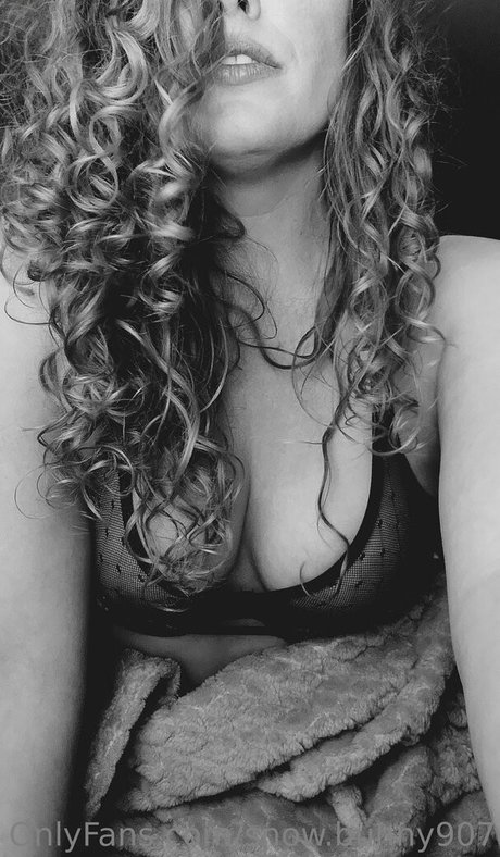 snow bunny907 model free photo