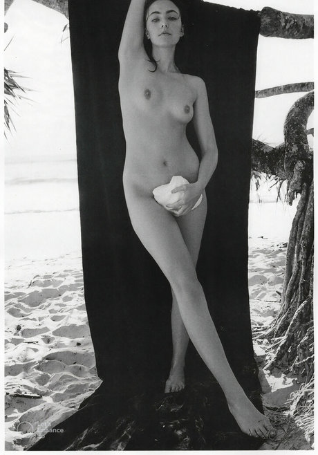 Amelia Zadro nude actress archive