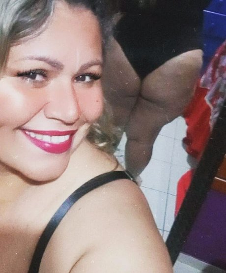 Elizabeth Delmondes model perfect photos