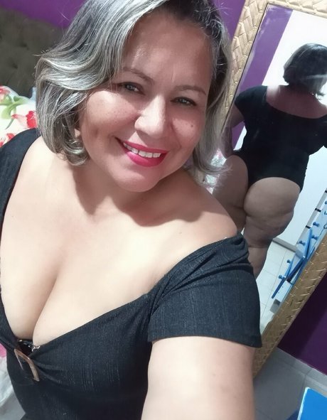 Elizabeth Delmondes art star photos