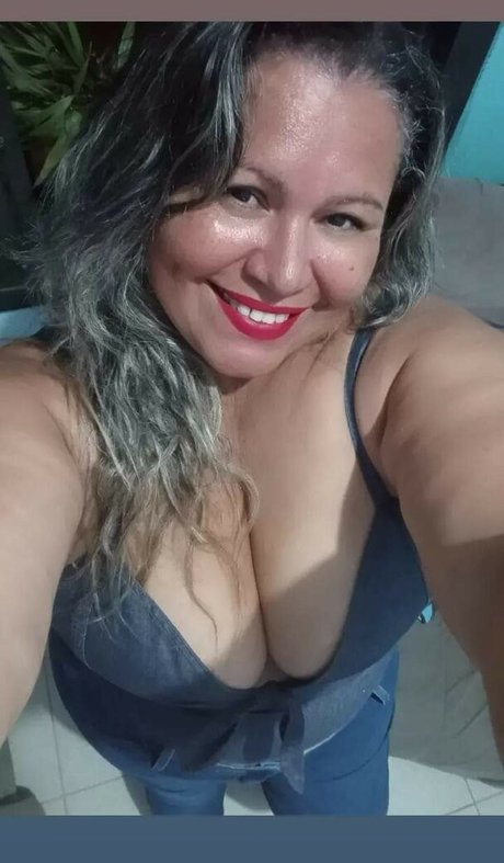 Elizabeth Delmondes profile image