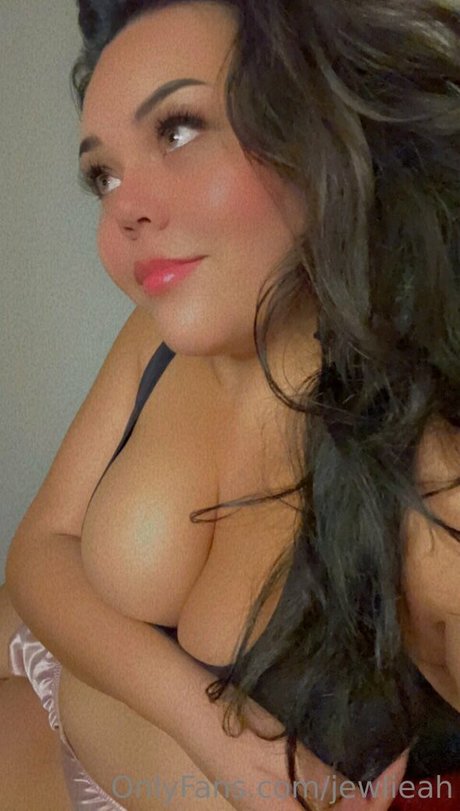 Jewlieah sex pornstar gallery